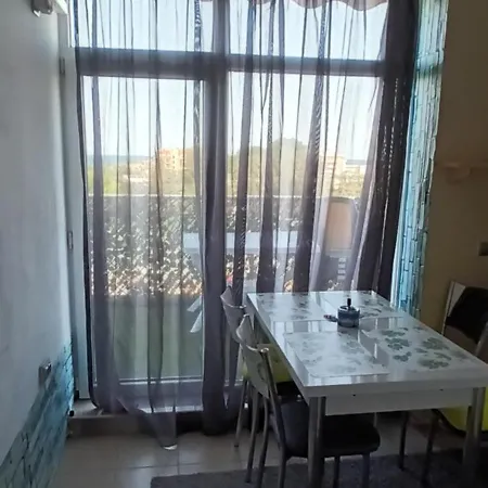 Apartment компактен тристаен апартамент *