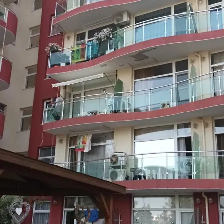 Apartment компактен тристаен апартамент